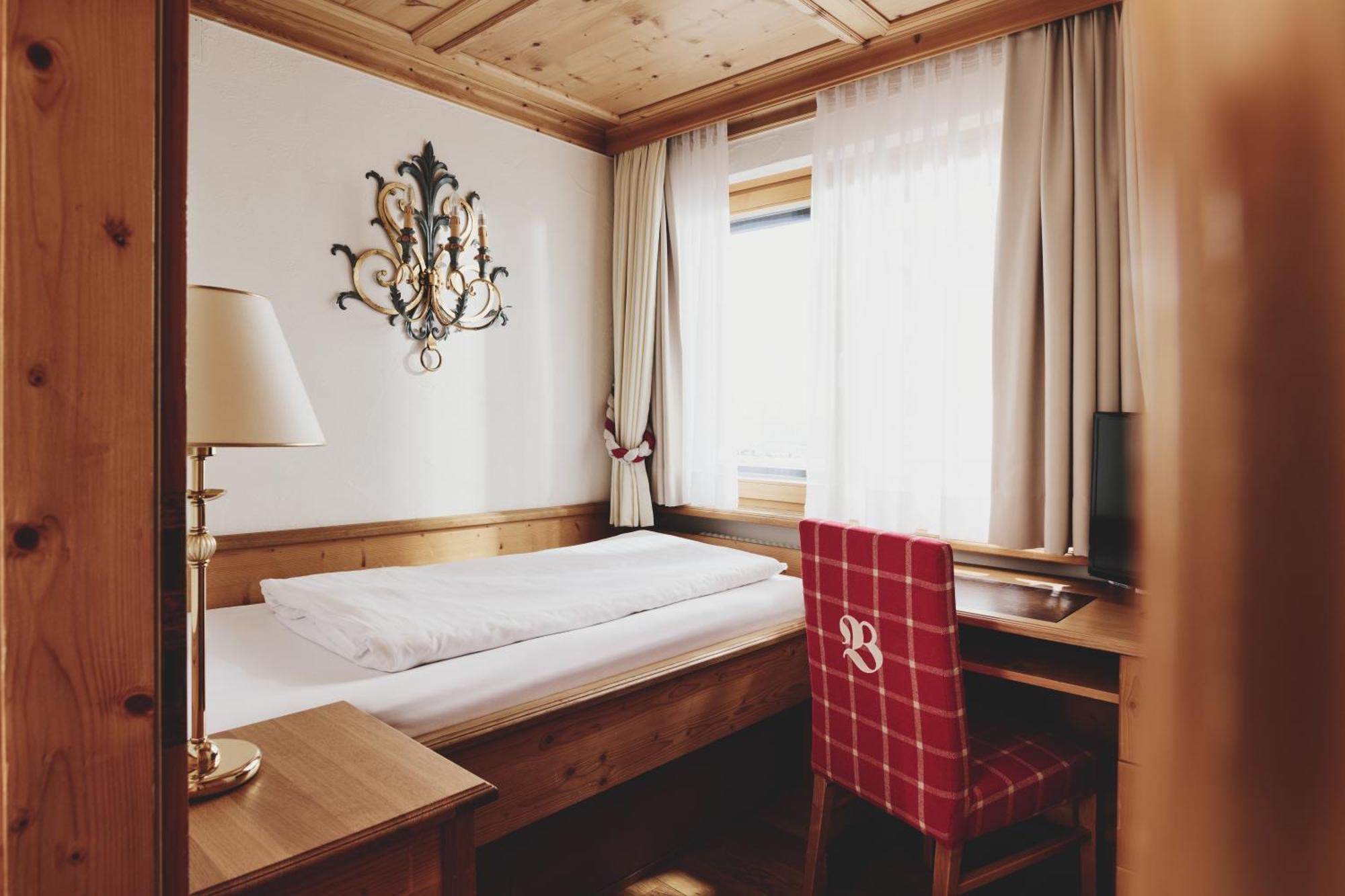 Burg Hotel Oberlech Екстер'єр фото